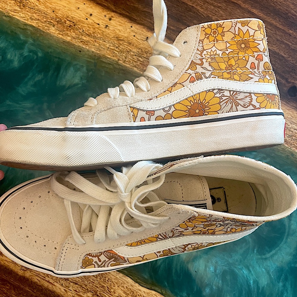 Womens 7 Vans Sk8-hi devon trippy floral mushroom shoes